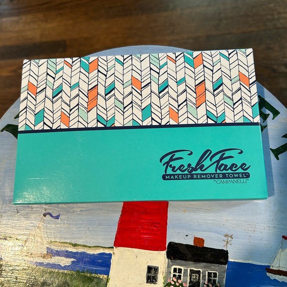 Fresh Face make up removing towel by Campanelli. - Picture 2 of 4